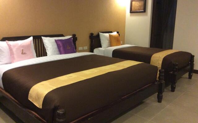Golden Bell Hotel (SHA Extra Plus)