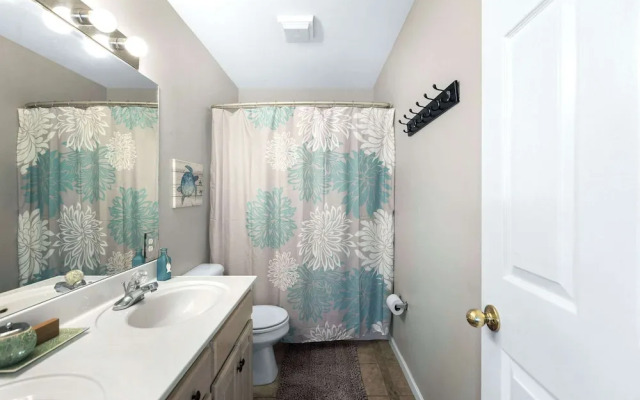 Family Lakefront Oasis Picture Perfect Retreat!