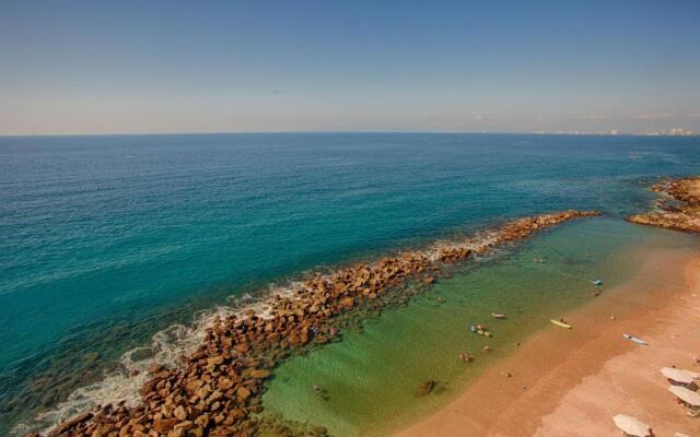 Costa Sur Resort by VRHost