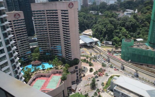 Summer Suites Kenneth