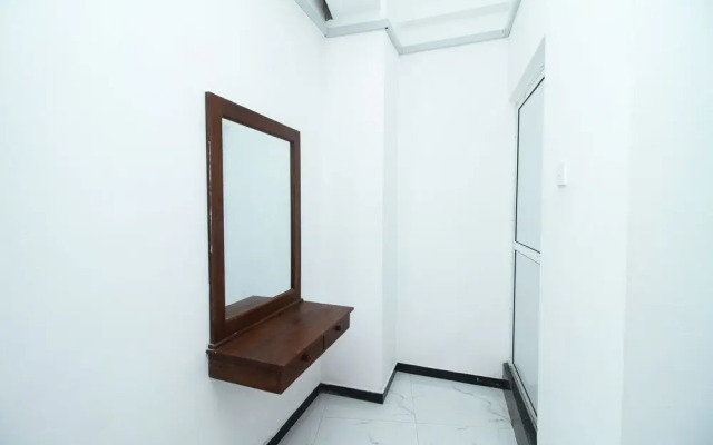 Shan Hotel by OYO Rooms