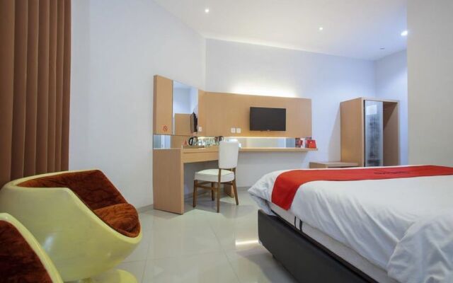 RedDoorz Plus @ Idjen Boulevard Malang