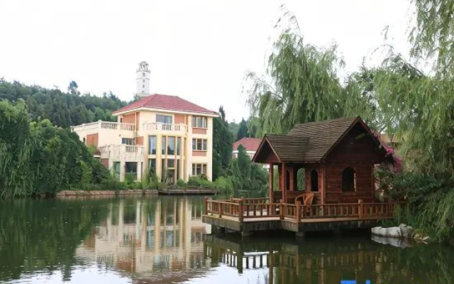 Xinghe Hotspring Spa Holiday Hotel – Outside – Kunming