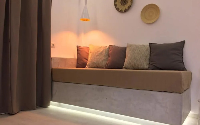 Light Blue Window Kamari