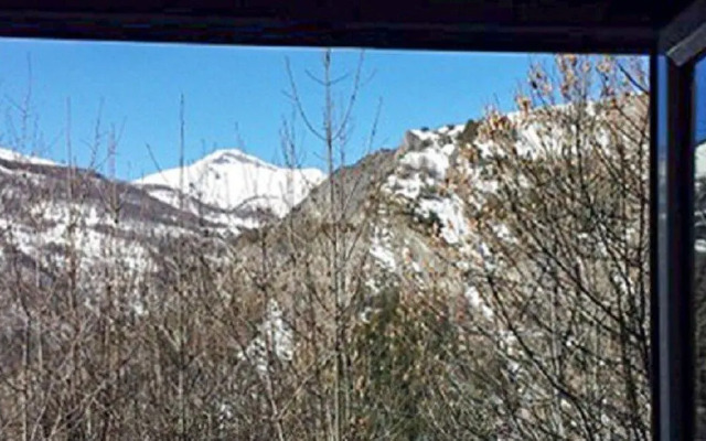 Sleek Allos Ski Chalet