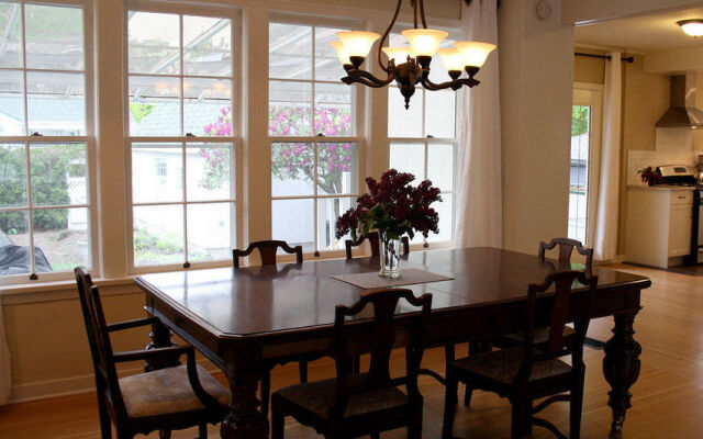 Abbott Lakehouse Bed and Breakfast
