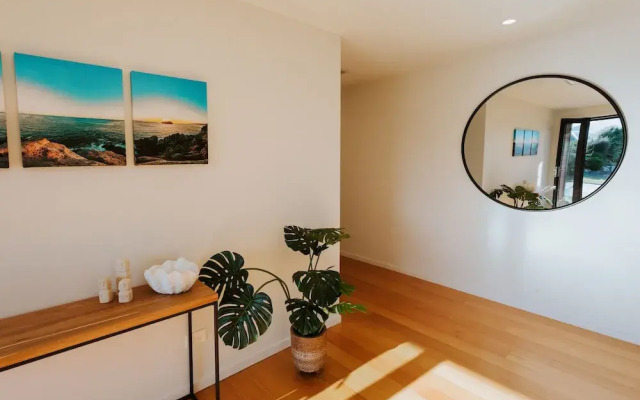 On The Rocks - Spacious