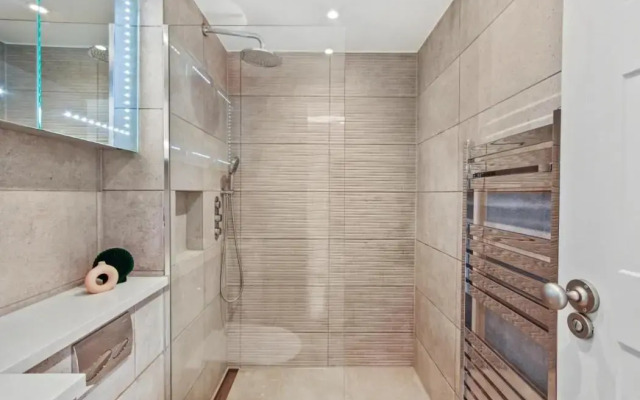 Cleveland Street by Aeria Apartments