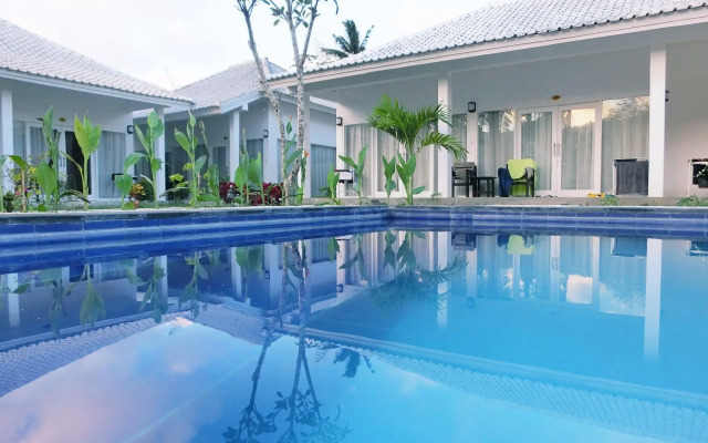 Lombok Holiday Hotel