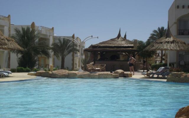 Gardenia Plaza