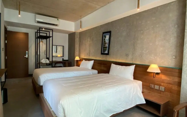 CHECK inn Phnom Penh Royal Palace