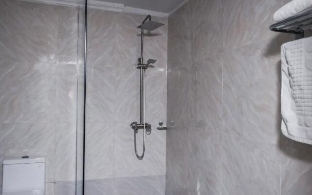 Bristlecone Suites & Apartment