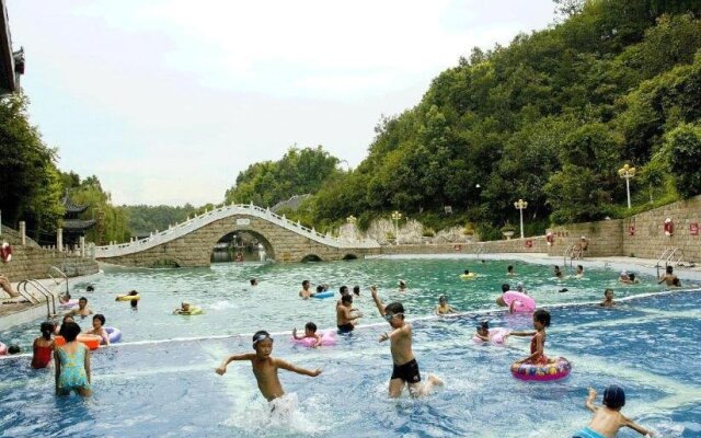 Fuyuan Guobin Hotel