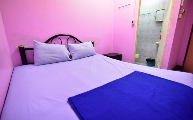 Khaosan Rainbow Hostel