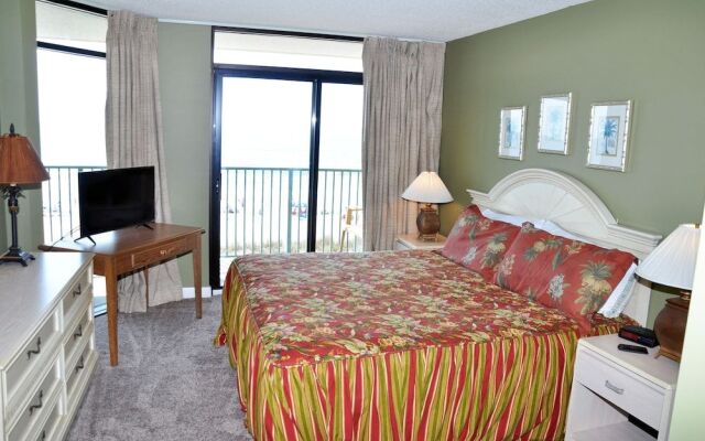 Verandas 305 3 Br condo by RedAwning