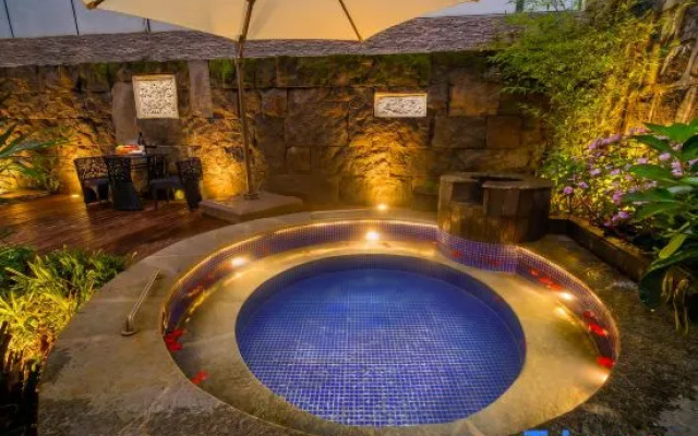 Tengchong Jiuxi · Hot Spring Courtyard Chinese Inn