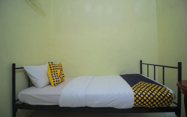 Andys Nur Penginapan by OYO Rooms