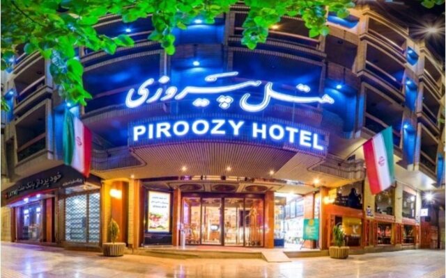 Hotel Piroozy