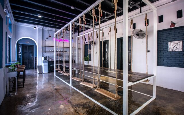 The Brownstone Hostel & Space