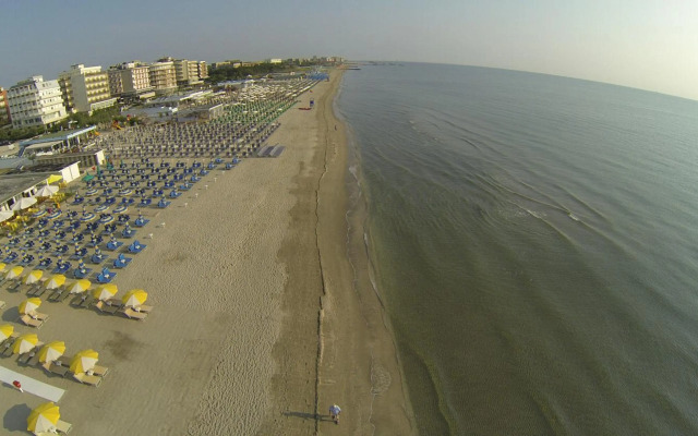 Hotel City Beach Resort