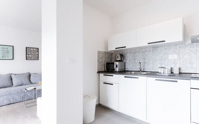 Apartment Black & White