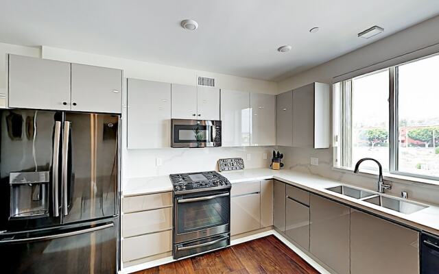 5537 Los Angeles - 2 Br Apts