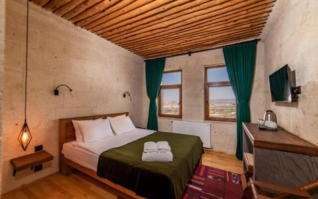 Alice in Cappadocia