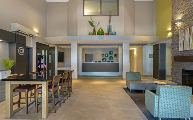 Best Western Plus Dartmouth Hotel & Suites