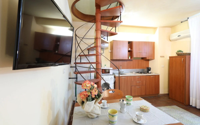 Cozy Apartment On 2 Levels In The City Center