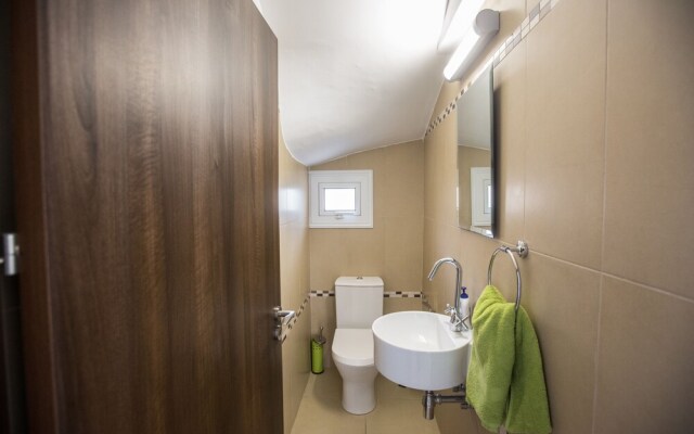 Villa Carmen,2 Minute Walk To Beach