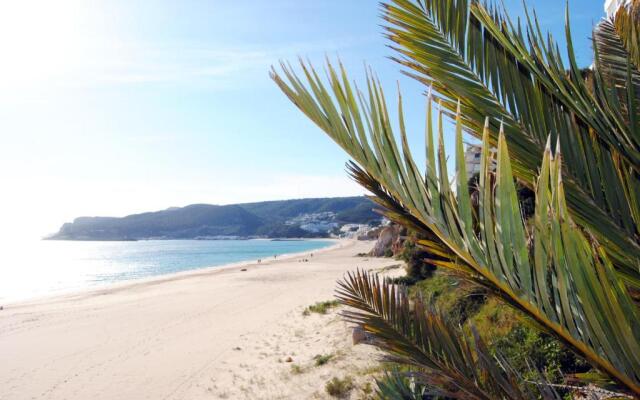 Sesimbra Cliff by Saudade