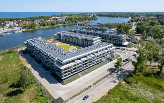 Riverfront Apartment by Renters