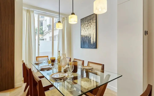 Exceptional 3 Bedrooms Apartment Heart of Paris