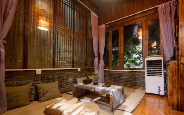 Lijiang Jinli Chinese Courtyard Inn