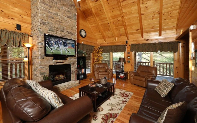 Blessed Nest - Four Bedroom Cabin