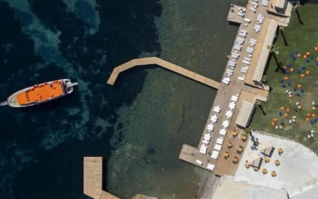 Sude Beach Resort Hotel