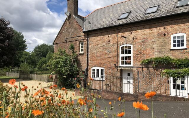 The Old Mill B&B, Bere Regis