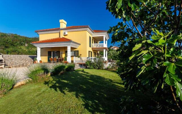 Villa Mirela