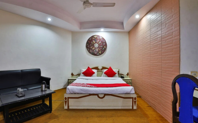 Hotel Gokul