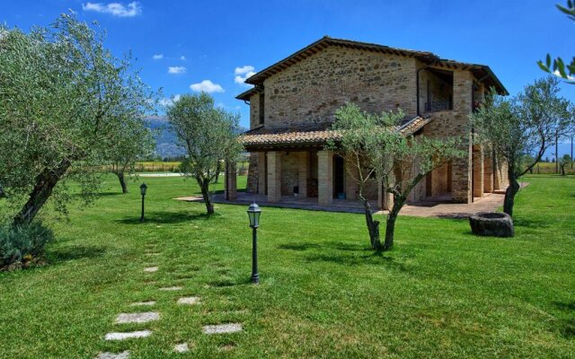 Villa Assisi by PosarelliVillas