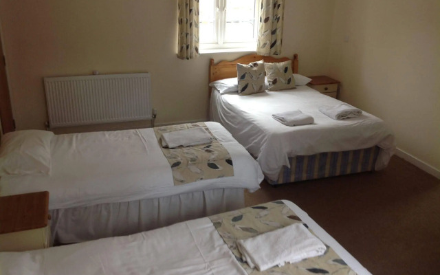 Glan Yr Afon Inn
