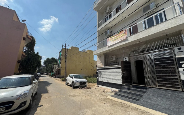 Shree Hanumat Kripa Dham