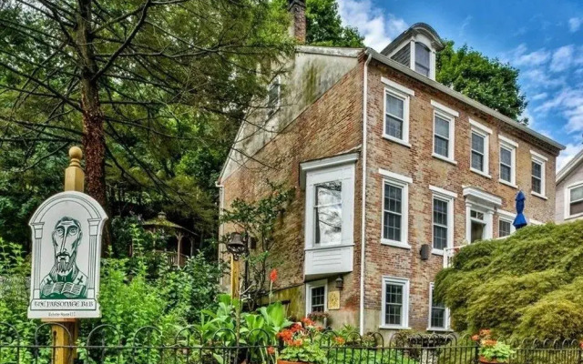 The Dolon House Bed and Breakfast