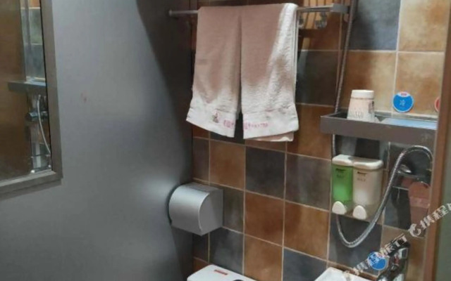 OYO Nanchang Happy Waterbed Literature Hotel