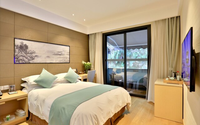 Nostalgia Hotel (West lake Hangzhou)