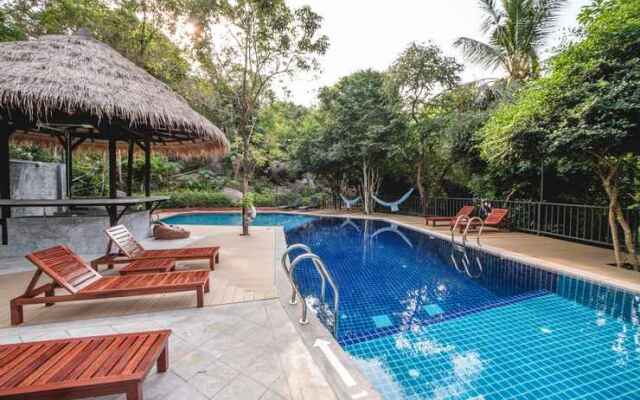The Dearly Koh Tao Hostel