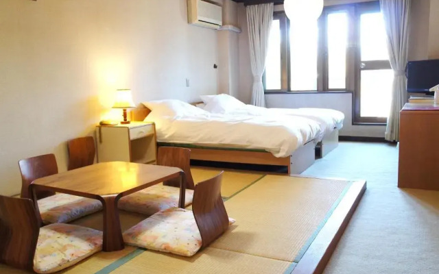 Petit Hotel Shitaka