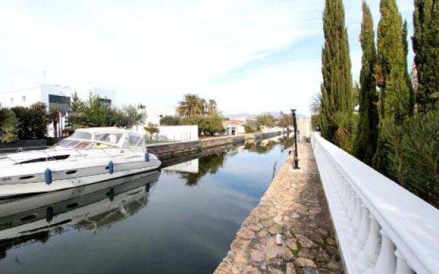 Leon Inmo Falconera 71