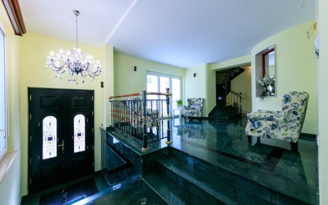 Apartments Donna with Sea View