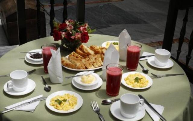Hosteria Rancho Santa Fe